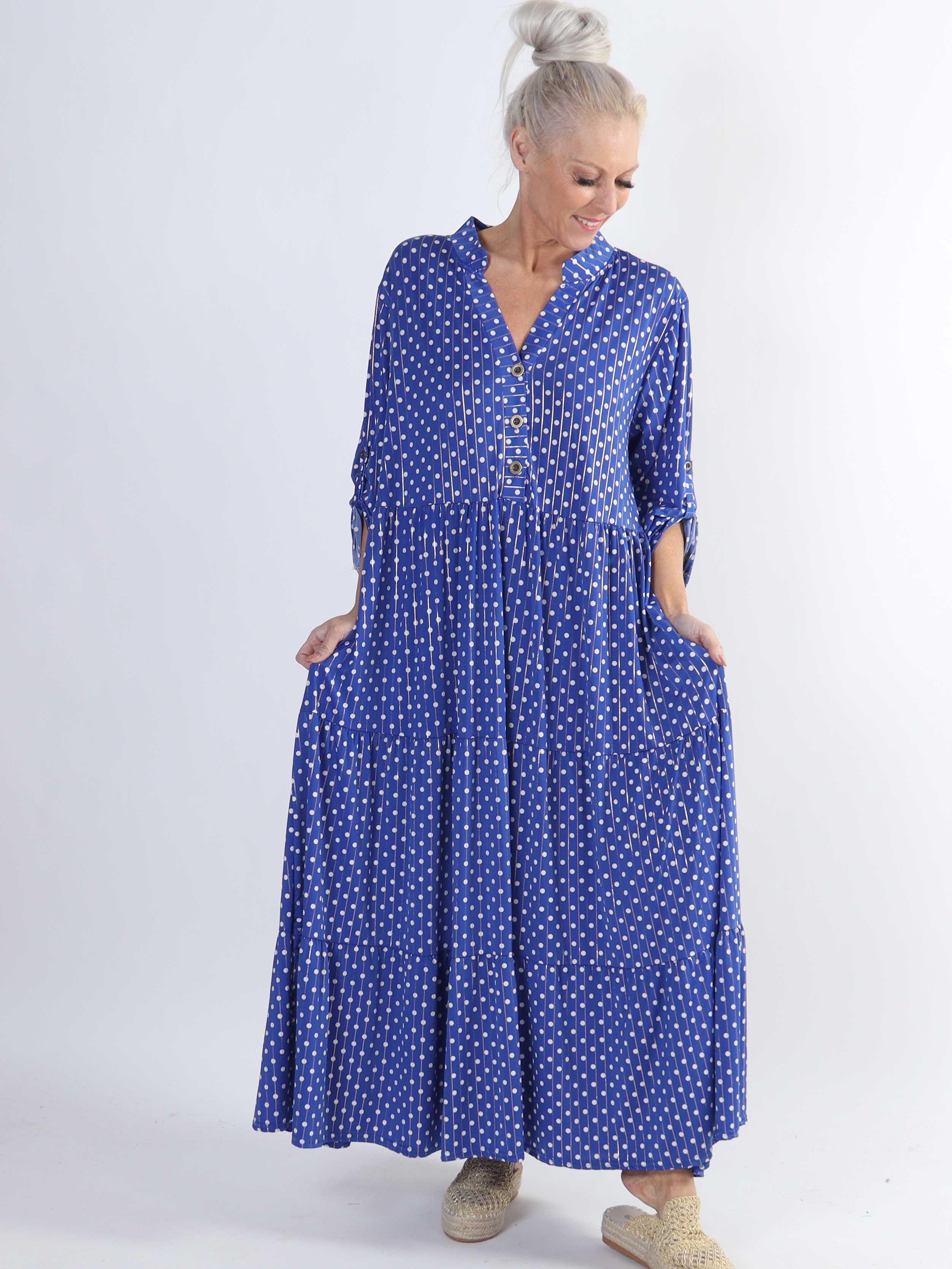 Milano Dot - Lång plus size-klänning med prickar och lager-på-lager-look - Navy